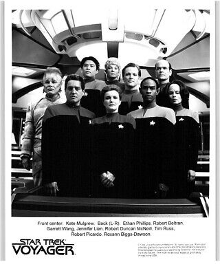 Star Trek Voyager Original 8x10 Photo Cast Kate Mulgrew Robert Picardo Tim Russ
